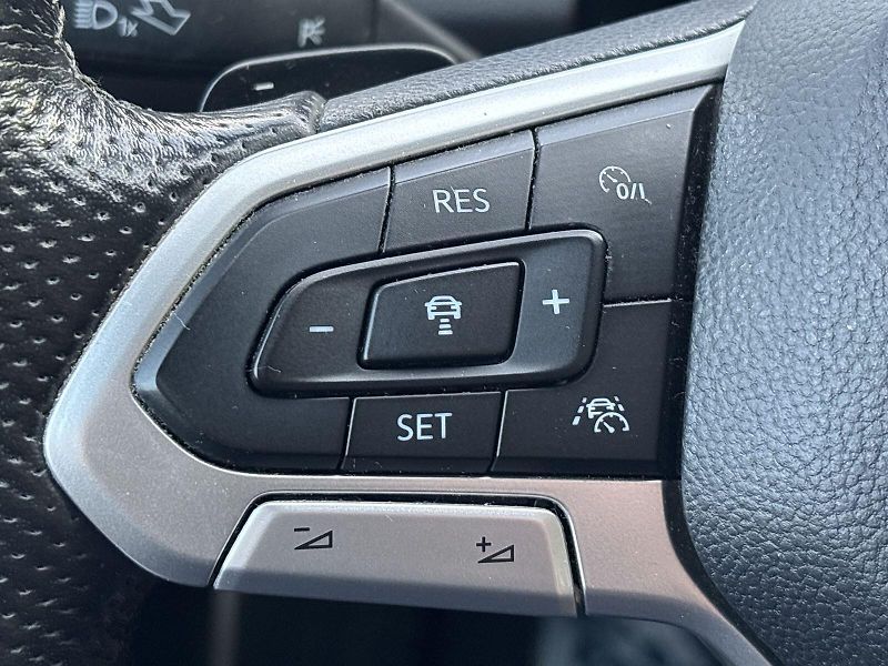 Volkswagen Passat (2020) Variant 2.0 TDI 4Motion DSG Al - fotka 19 z 27
