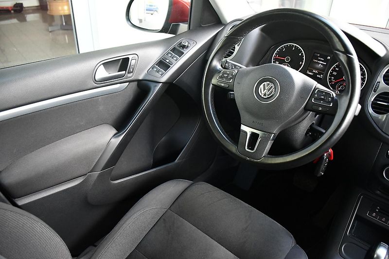 Volkswagen Tiguan 2.0TDi 110kW TAŽNÉ DSG 4MOTION - fotka 22 z 47