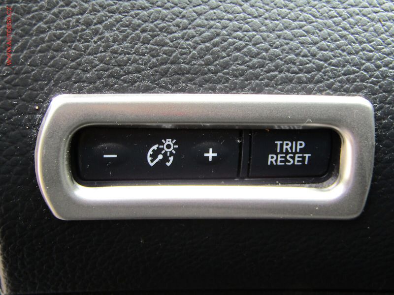 Nissan Qashqai (2014) 1.2 DiG-T, ČR, AT, navi - fotka 18 z 24