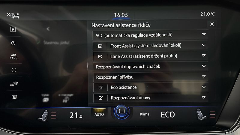 Volkswagen Touareg 3.0 TSI PHEV Tiptronic Eleganc - fotka 25 z 33