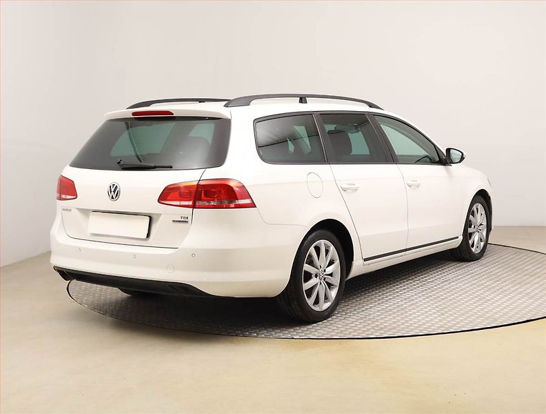 Volkswagen Passat (2013) 1.6 TDI, Serv.kniha, Tempomat - fotka 5 z 20