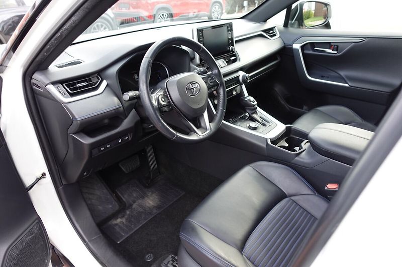 Toyota RAV4 2,5 HEV Selection 4x4 - fotka 11 z 34