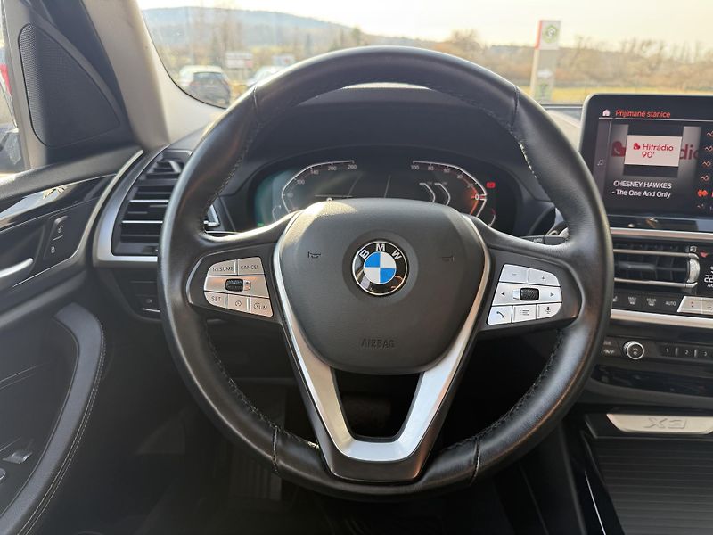 BMW X3 (2022) 30XD 210kW LASER PANORAMA CZ!! - fotka 20 z 43