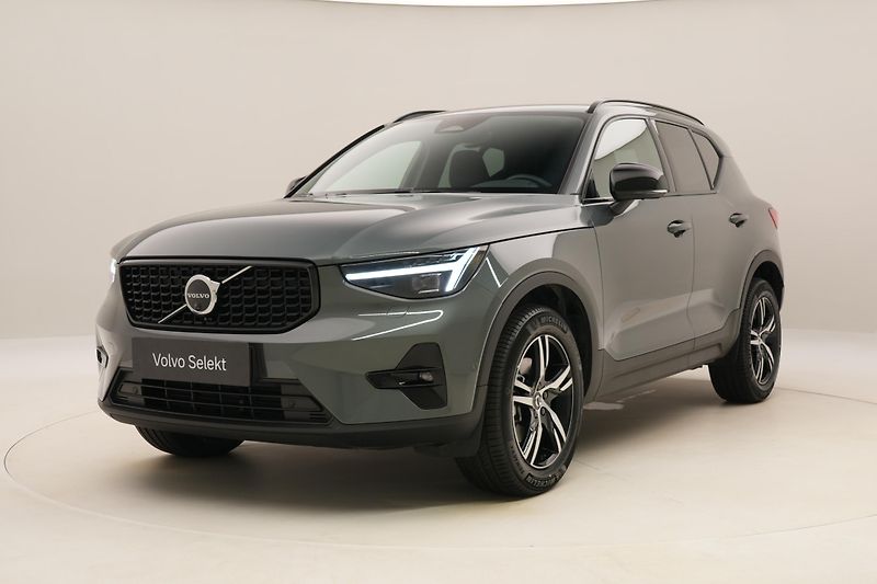 Volvo XC40 B3 DARK PLUS AUT CZ - fotografie inzerátu