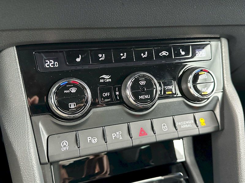 Škoda Karoq (2025) DSG 2.0TSI 140kW 4x4 SportLine - fotka 24 z 37