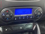 Hyundai ix35 (2011) 1.6 GDi, ČR, AC, park.čidla - náhled 16