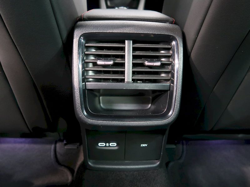 Škoda Octavia (2020) RS 180KW DSG CANTON TAŽNÉ - fotka 23 z 31
