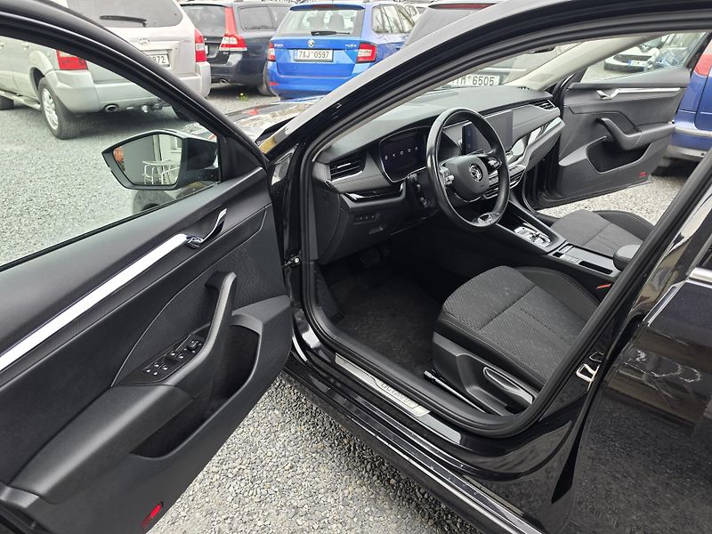 Škoda Octavia 2.0 TDI Style plus 4x4  - fotka 8 z 17