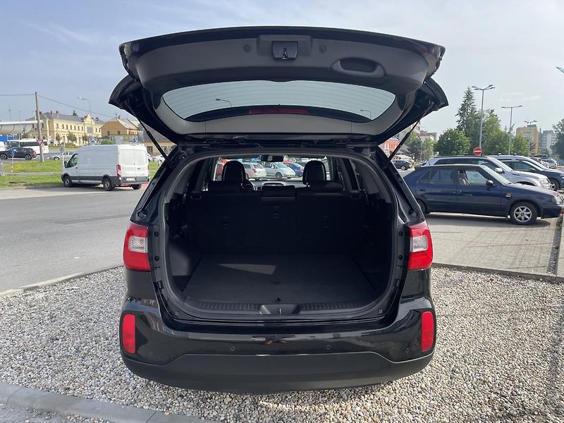 Kia Sorento 2,2 CRDi/145kW 4x4 - Automat - fotka 43 z 64
