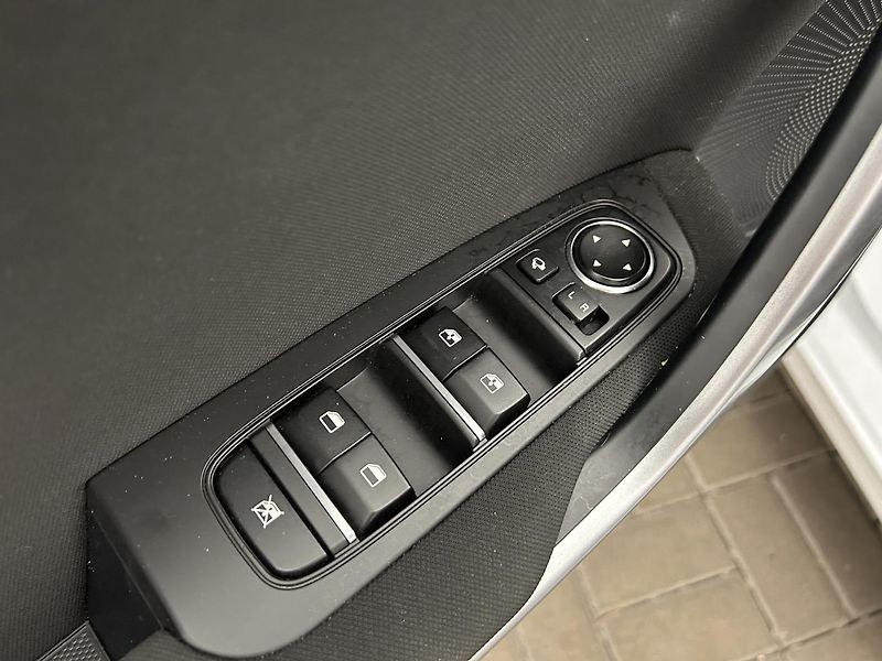 Kia Ceed 1.4 T-GDi TOP (2020) - fotka 7 z 22