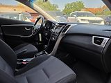 Hyundai i30 (2015) 1.6-NÍZKÁ SPOTŘEBA-AUT-SENZORY - náhled 24