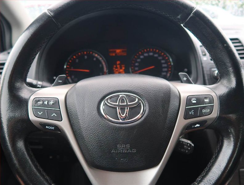 Toyota Avensis (2011) 2.2 D-4D, Automat, Navi - fotka 16 z 25