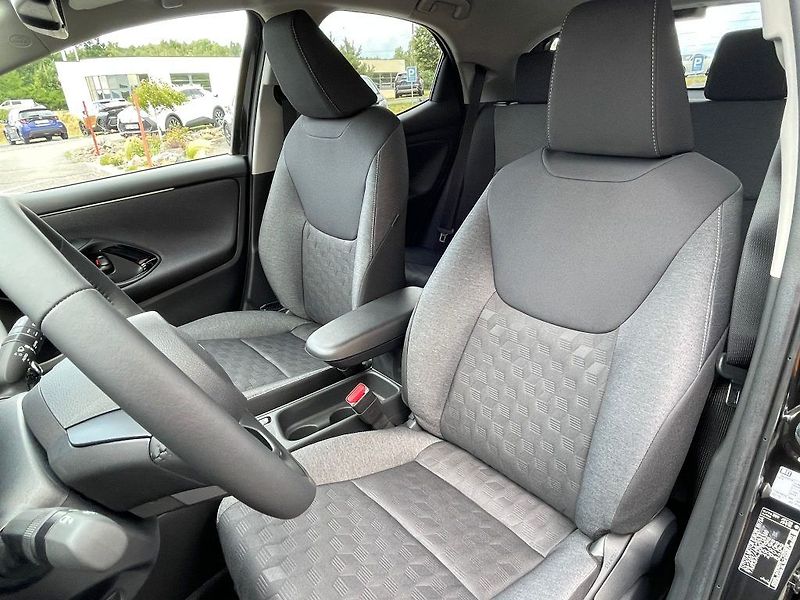 Toyota Yaris 1.5 HEV 116 Style - fotka 16 z 28
