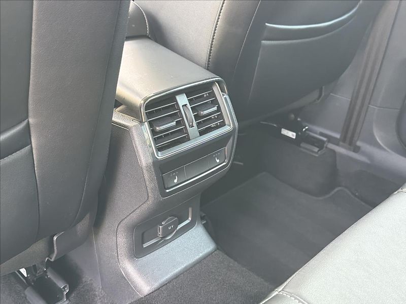 Škoda Karoq 2,0 TDI 110 kW DSG DPH ČR - fotka 28 z 35