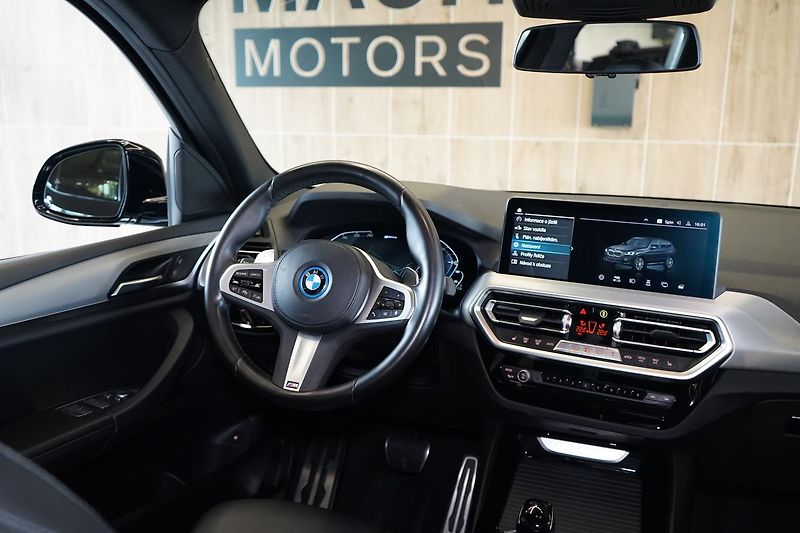 BMW X3 30e xDrive, M Sport, Head-up - fotka 41 z 42