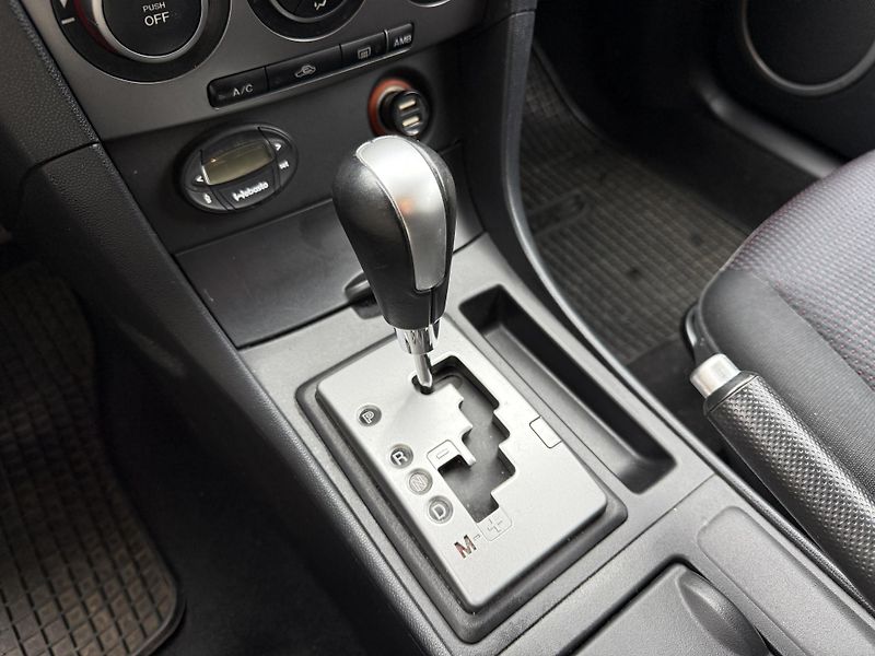 Mazda 3 1.6 AUTOMAT WEBASTO - fotka 30 z 32