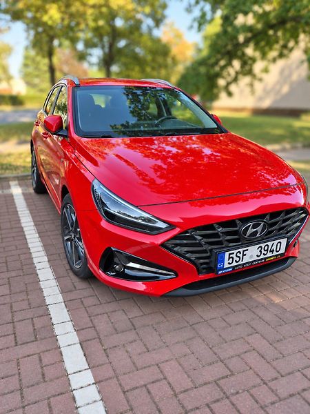 Hyundai i30 (2021) STYLE 1 majitel 1.5 TGDI 117kW - fotka 2 z 9