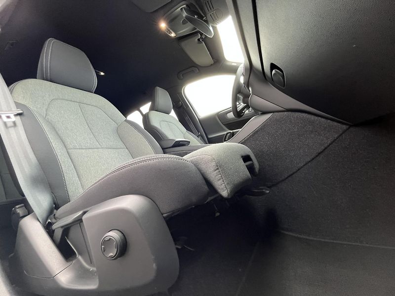 Volvo XC40 FWD T2 Core - fotka 18 z 44