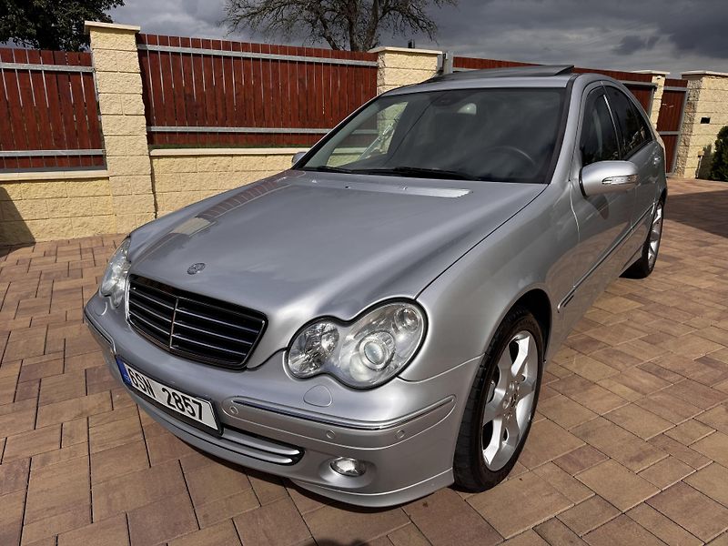 Mercedes-Benz Třídy C 200CDI 90Kw Sport Edition - fotka 2 z 25