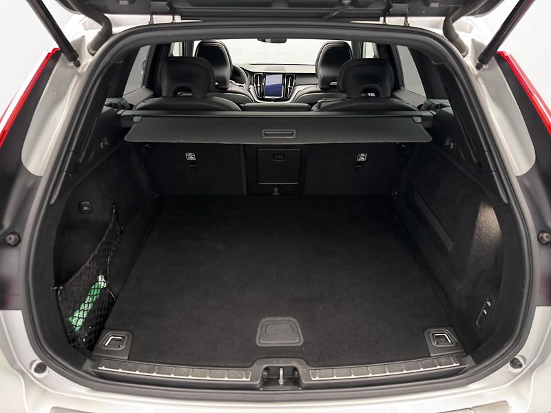 Volvo XC60 B4 AWD INSCRIPTION  - fotka 5 z 55