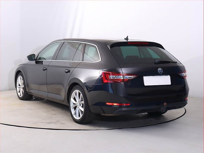 Škoda Superb (2017) 2.0 TDI, Serv.kniha, Kůže - fotka 4 z 19