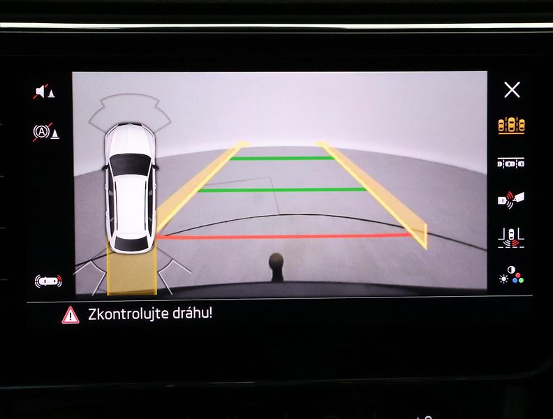 Škoda Superb 2.0 TDI 147kW DSG CZ Sportline - fotka 23 z 32