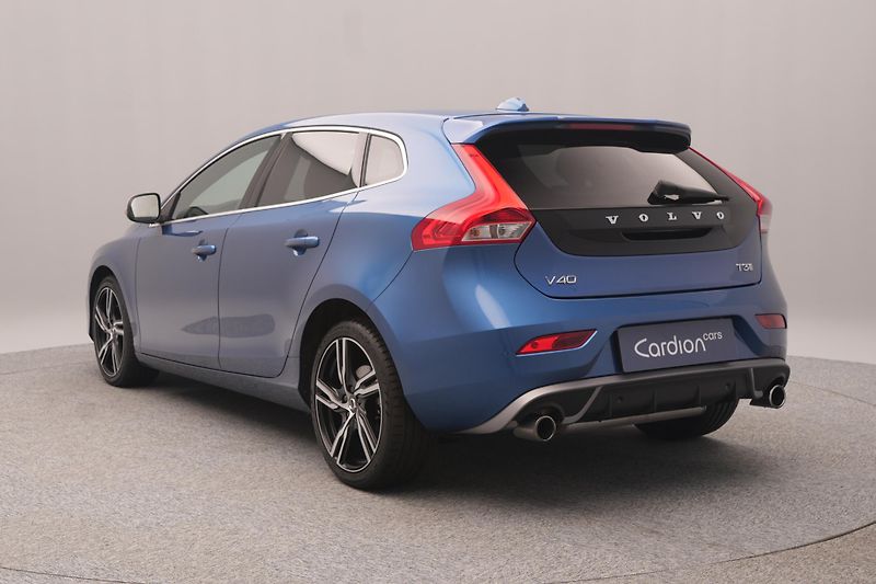 Volvo V40 T3 R-DESIGN AUT REZERVACE - fotka 7 z 47