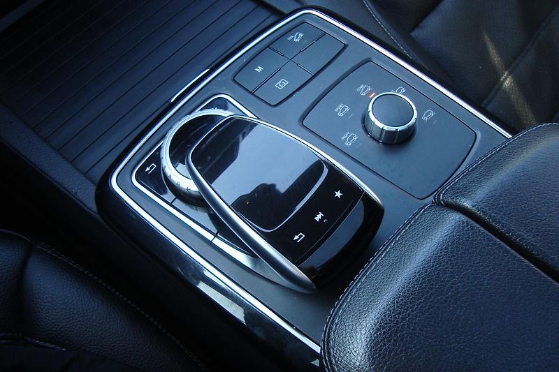 Mercedes-Benz GLE (2017) 350 D,4-Matic,AUT,AMG paket - fotka 76 z 92