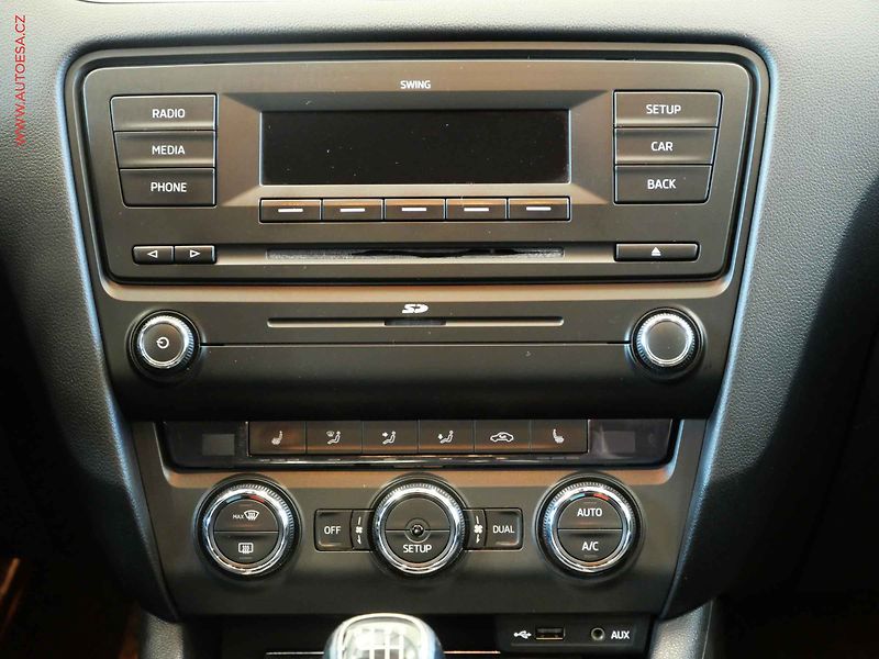 Škoda Octavia (2013) 2.0TDi, 2.maj,ČR, Xenon, AC - fotka 9 z 22