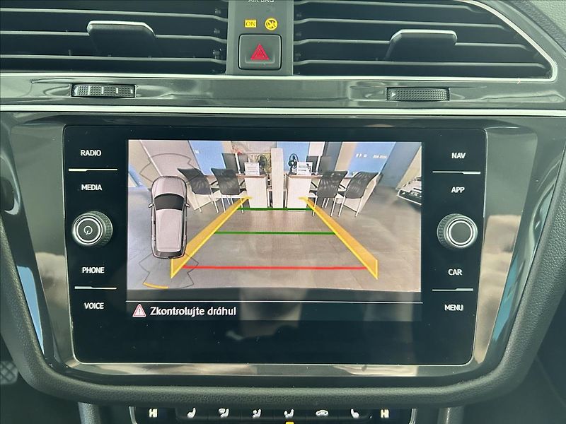 Volkswagen Tiguan 1,5   TSI 110kW,COMFORTLINE - fotka 13 z 26