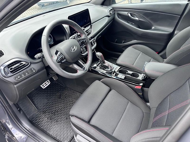 Hyundai i30 1,5 T-GDI N Line - fotka 9 z 12