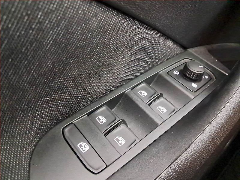 Škoda Kamiq (2024) Selection 1.0 TSI - fotka 15 z 18