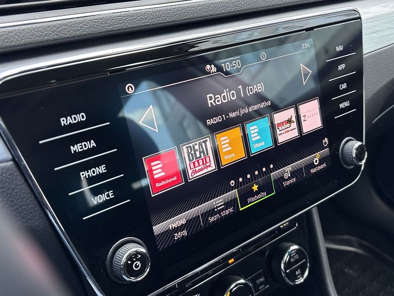 Škoda Superb (2023) Combi 2.0 TDI DSG Ambition - fotka 13 z 33