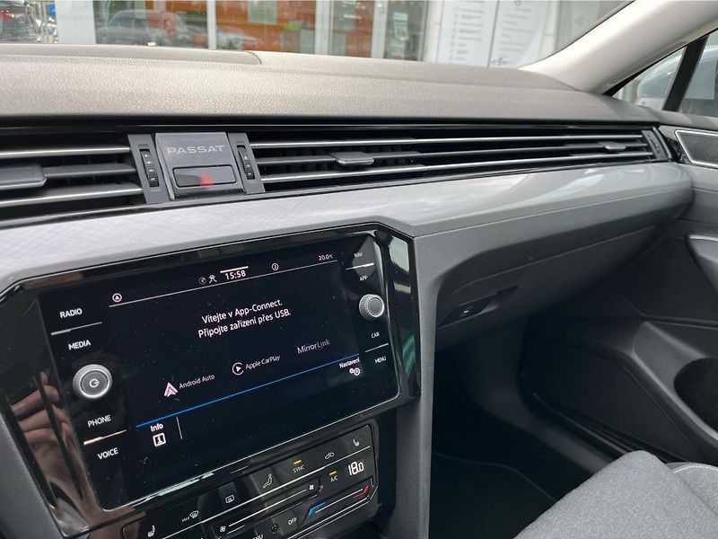 Volkswagen Passat Business 2.0 TDI 110 kW DSG Va - fotka 19 z 28