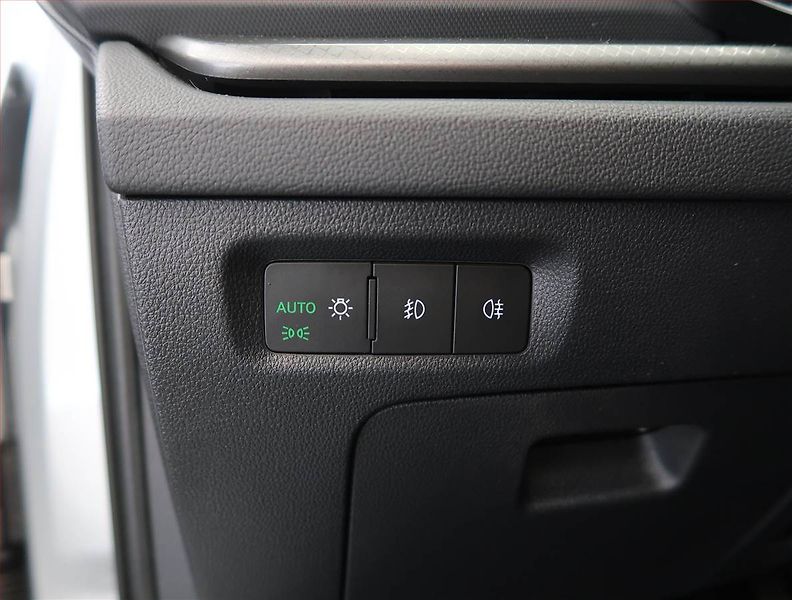 Škoda Octavia (2023) Ambition 2.0 TDI, ČR,1.maj - fotka 23 z 24