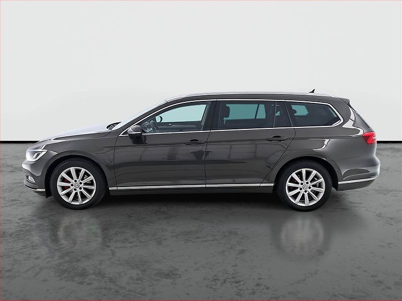 Volkswagen Passat (2017) Highline 2.0 TDI, Serv.kniha - fotka 3 z 19