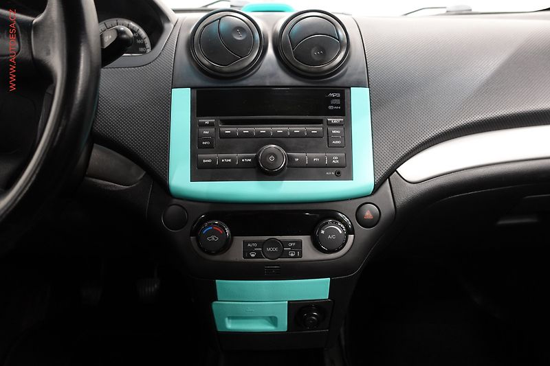 Chevrolet Aveo (2008) 1.4i, autoAC - fotka 13 z 20
