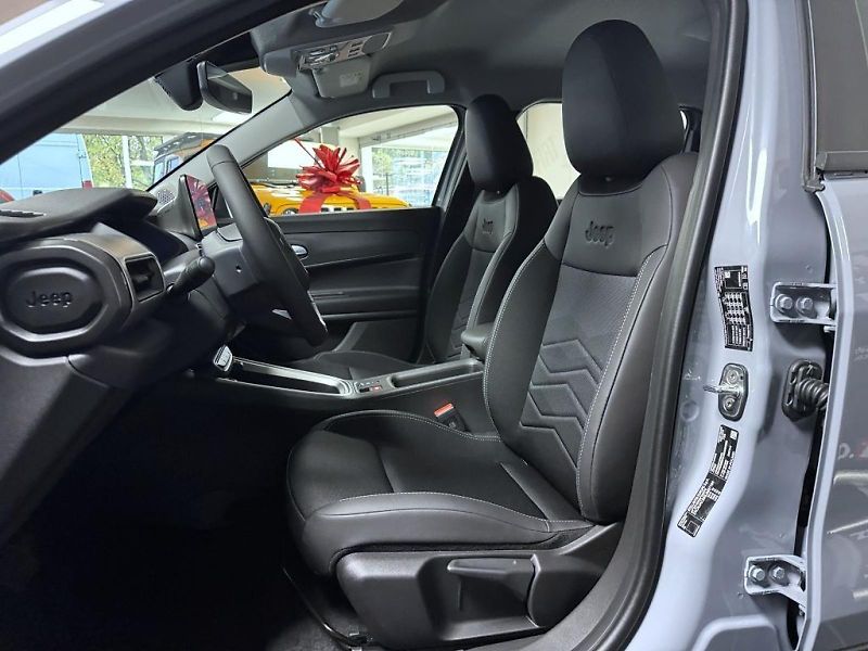 Jeep Avenger (2026) Electric Altitude 54 kWh 156k - fotka 8 z 20