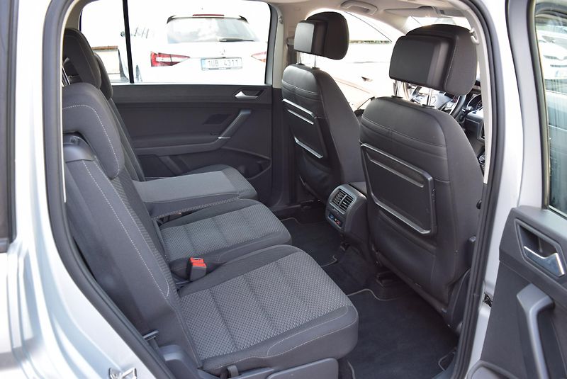 Volkswagen Touran (2019) 1.5TSI 110kw CLBMT 7MÍST TAŽNÉ - fotka 40 z 46