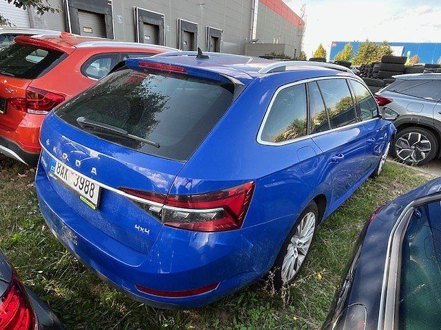 Škoda Superb Combi - fotka 6 z 12