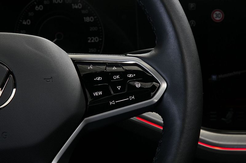 Volkswagen Touareg 3.0TDI 210kW R-Line Edition 20 - fotka 25 z 46