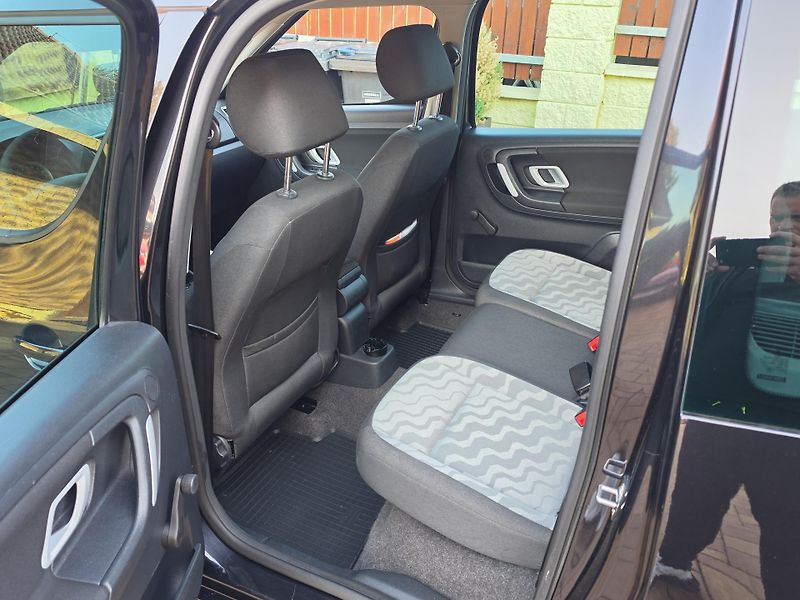 Škoda Roomster (2008) 1.4i 16V STYLE*PO ROZVODECH* - fotka 20 z 46