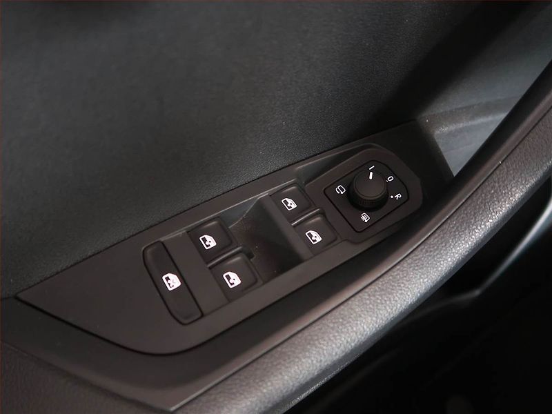 Škoda Karoq (2024) 1.5 TSI, Drive, FullLed - fotka 16 z 16