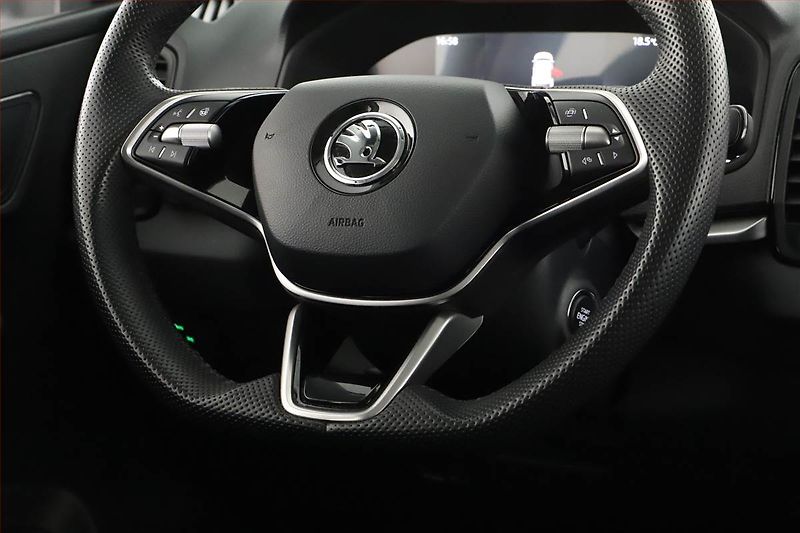 Škoda Karoq (2025) 2.0 TDI, Drive, FullLed - fotka 17 z 19