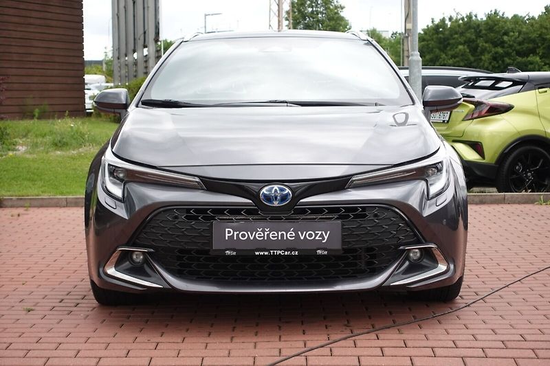 Toyota Corolla 2,0 HEV Executive TS - fotka 2 z 31