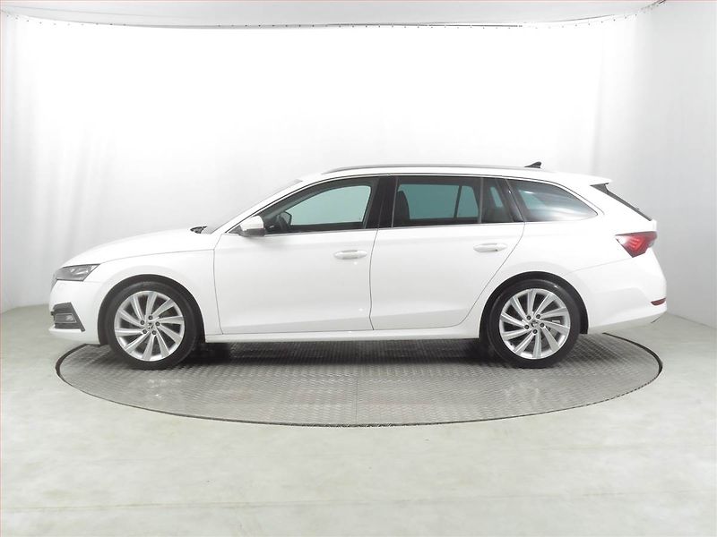 Škoda Octavia (2021) Style 1.0 TSI, Serv.kniha - fotka 3 z 24