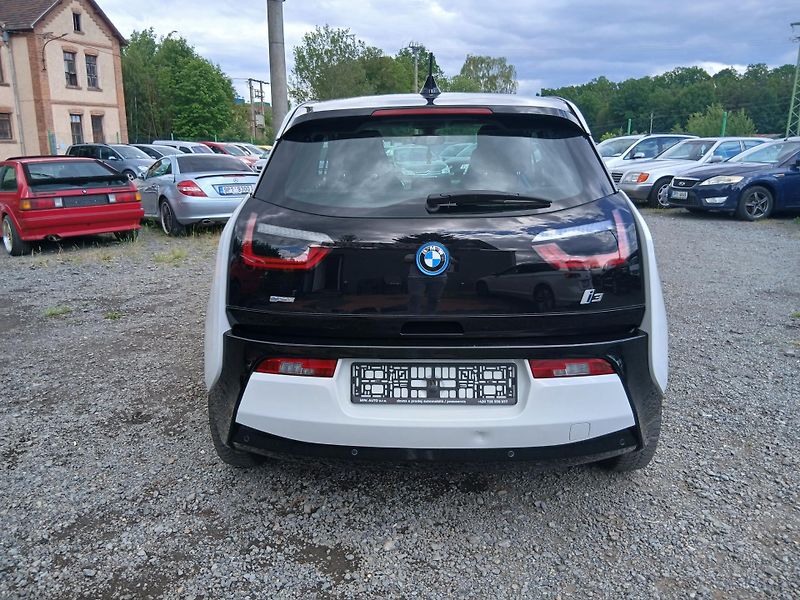 BMW i3 125 kW, 86tis km - fotka 14 z 47