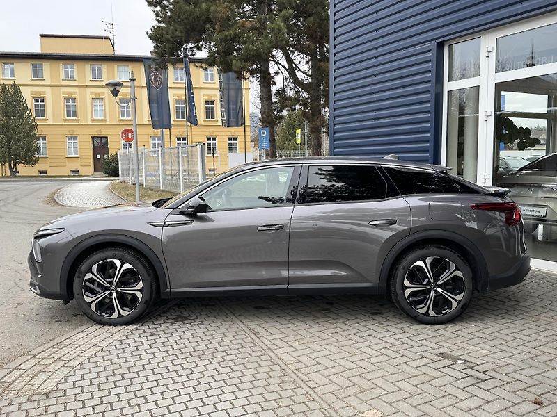 Citroën C5 X (2023) ShinePack 1.6 Hybrid 225k EAT8 - fotka 2 z 6