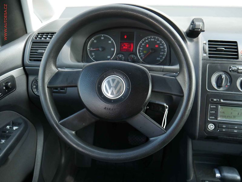 Volkswagen Touran (2004) 1.9TDi, DSG - fotka 13 z 15