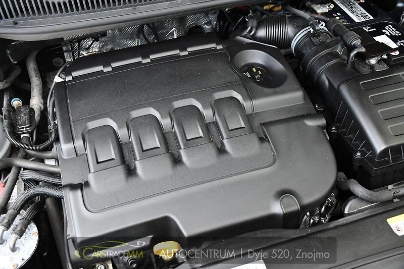 Volkswagen Touran 2.0TDi DSG TAŽNÉ 2xKOLA  - fotka 50 z 52